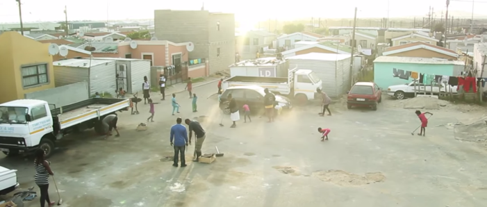 Dunoon Residents Clean up Neighborhood in Spite of Xenophobia