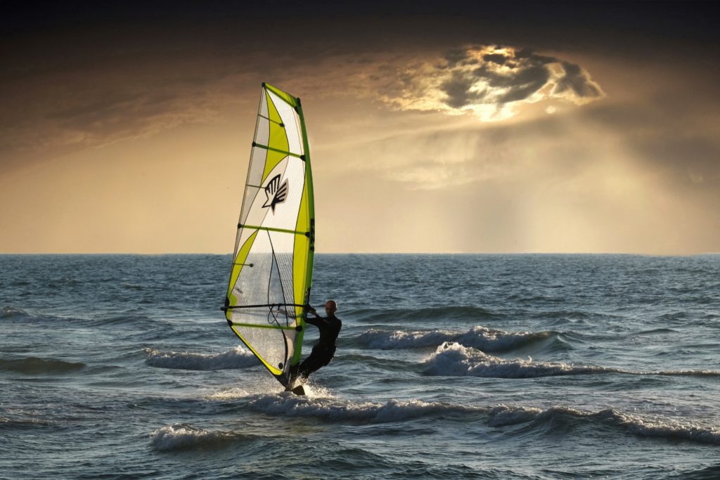 windsurfing (1500x1000)